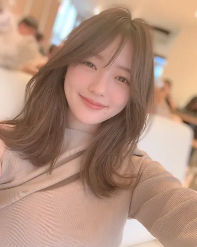 半长发 · 生活照