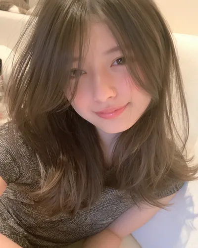 半长发 · 生活照